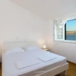 Gorgeous Home In Postira Vikendica *